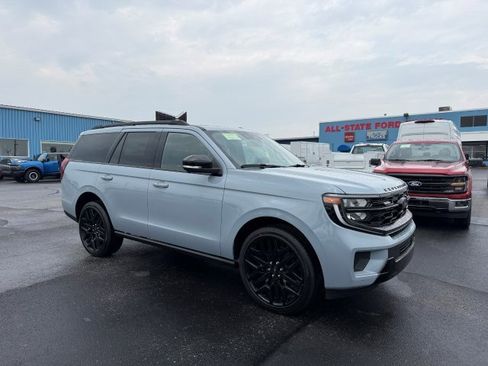 New 2026 Ford Expedition Platinum image 1