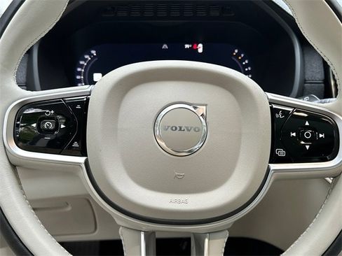 New 2026 Volvo XC90 B6 Ultra w/ Protection Package image 11
