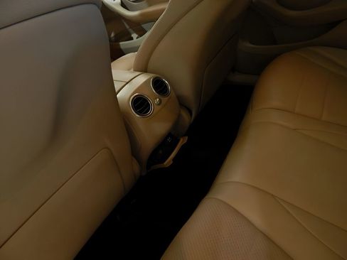 Used 2019 Mercedes-Benz GLC 300 4MATIC w/ Premium Package image 20