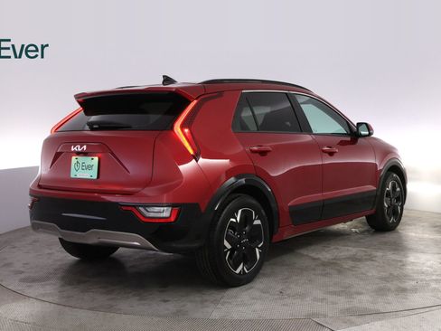 Used 2023 Kia Niro Wave FWD image 3