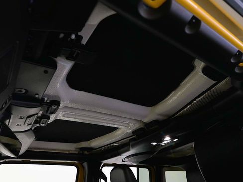 Used 2021 Jeep Wrangler Unlimited Sahara image 8