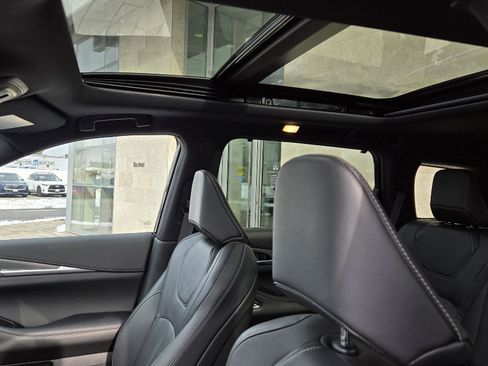 Certified 2025 INFINITI QX60 Luxe w/ Black Edition image 6