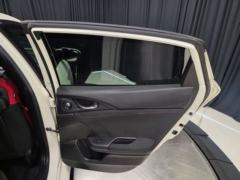 Used 2018 Honda Civic Type R image 37