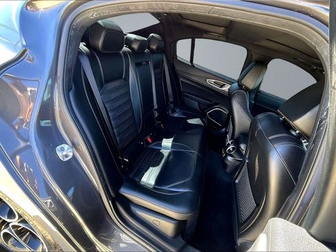 Used 2022 Alfa Romeo Giulia Veloce image 26