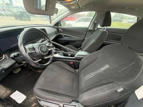 Used 2023 Hyundai Elantra SEL w/ Convenience Package FWD image 9