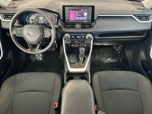 Certified 2021 Toyota RAV4 LE w/ Carpet Mat Package (TMS) AWD/4WD image 17