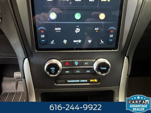 Used 2024 Ford Edge SEL w/ Convenience Package AWD/4WD image 3