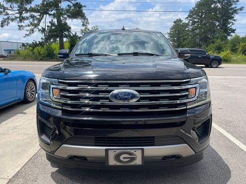Used 2021 Ford Expedition XLT AWD/4WD image 2
