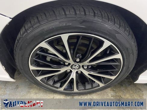 Used 2020 Toyota Camry SE image 26