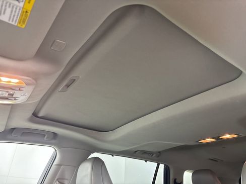 Used 2021 Toyota Highlander XLE image 20