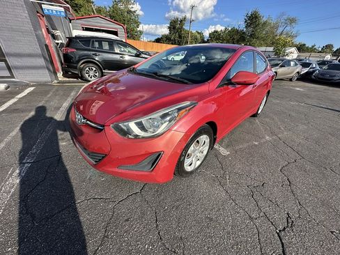 Used 2016 Hyundai Elantra SE image 1