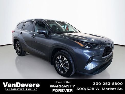 Used 2023 Toyota Highlander XLE image 1