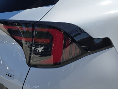 New 2026 Kia Sportage LX image 11
