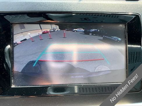 Used 2019 Toyota Highlander LE AWD/4WD image 16