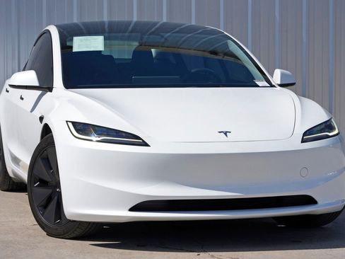 Used 2024 Tesla Model 3 Long Range image 4