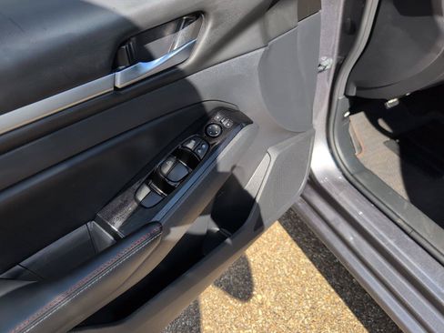 Used 2024 Nissan Altima 2.5 SR w/ SR Premium Package FWD image 12