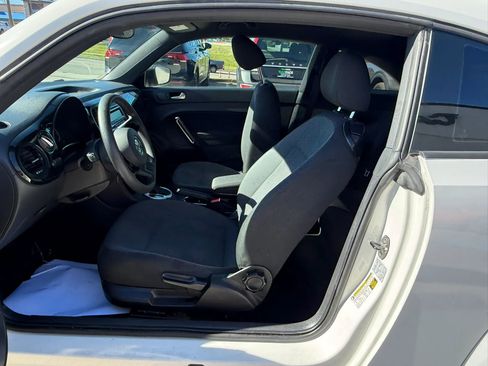 Used 2014 Volkswagen Beetle 2.5 FWD image 17