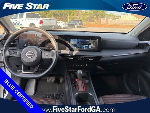 Used 2025 Nissan Kicks SR FWD image 13