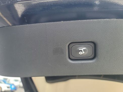 Used 2023 Lincoln Nautilus FWD w/ Premium Package image 30