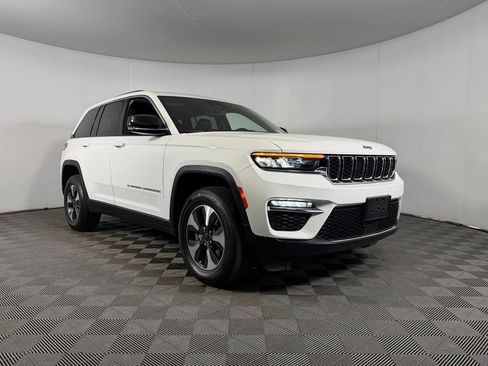 Used 2024 Jeep Grand Cherokee Limited 4xe AWD/4WD image 3