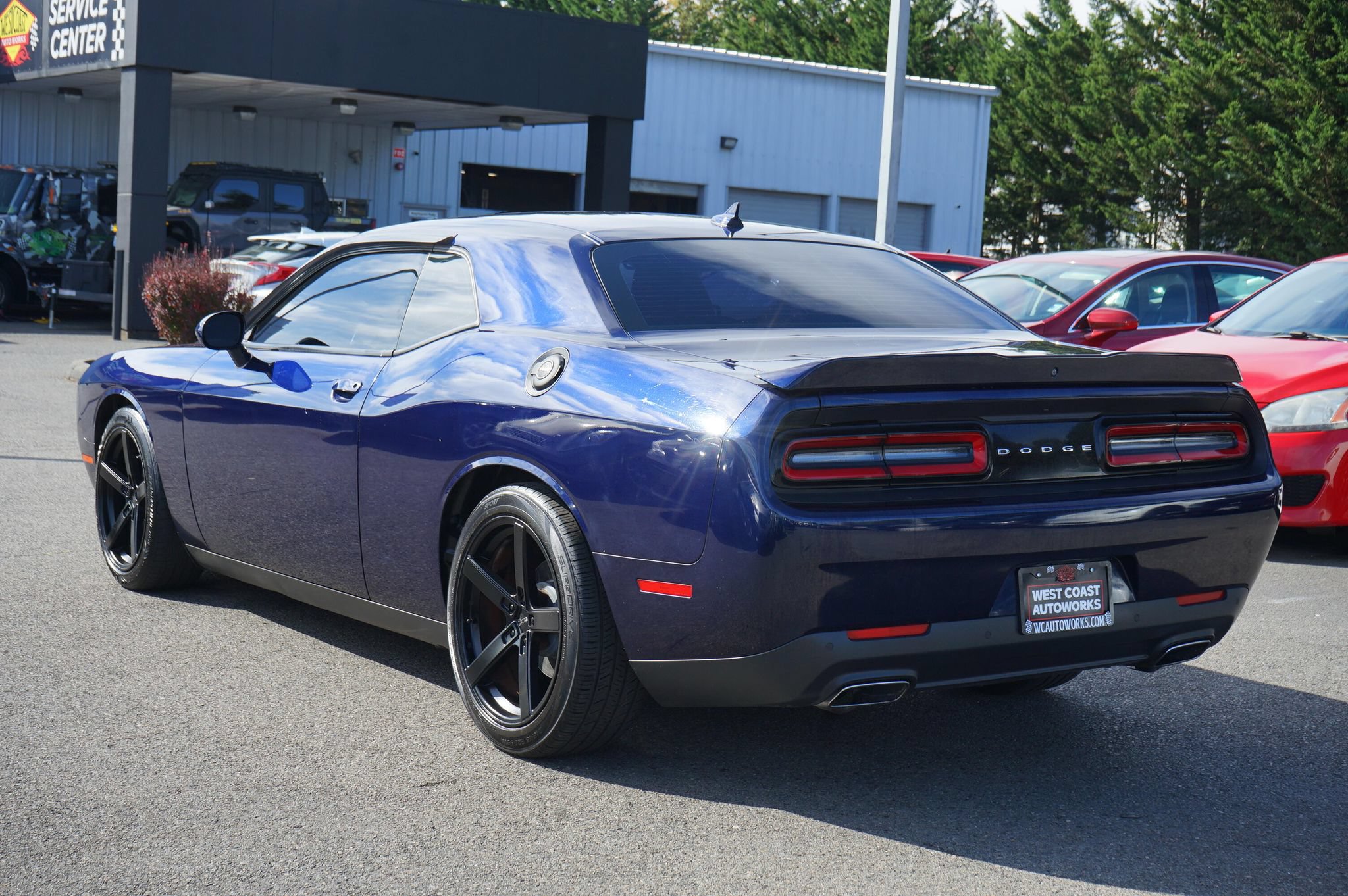Used 2015 Dodge Challenger SXT w/ Driver Convenience Group RWD image 4