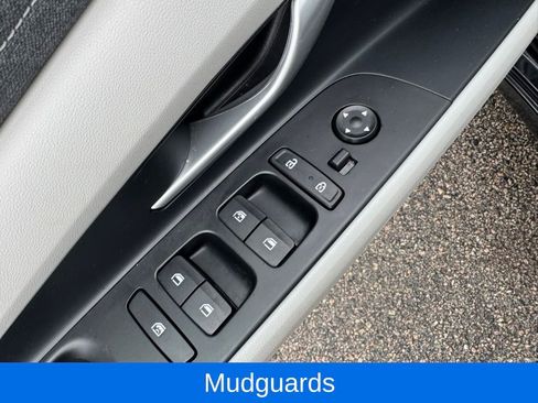 Used 2023 Hyundai Elantra Limited image 19