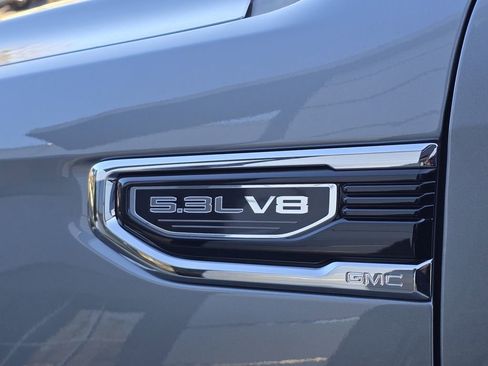 Certified 2025 GMC Sierra 1500 SLT image 11