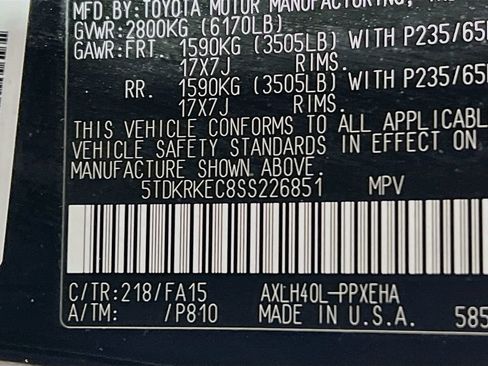 Certified 2025 Toyota Sienna LE FWD image 28