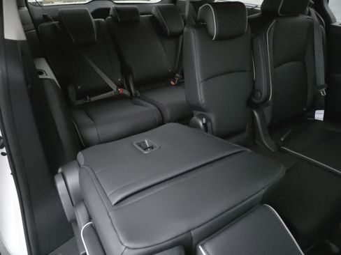 New 2026 Honda Odyssey Touring image 23