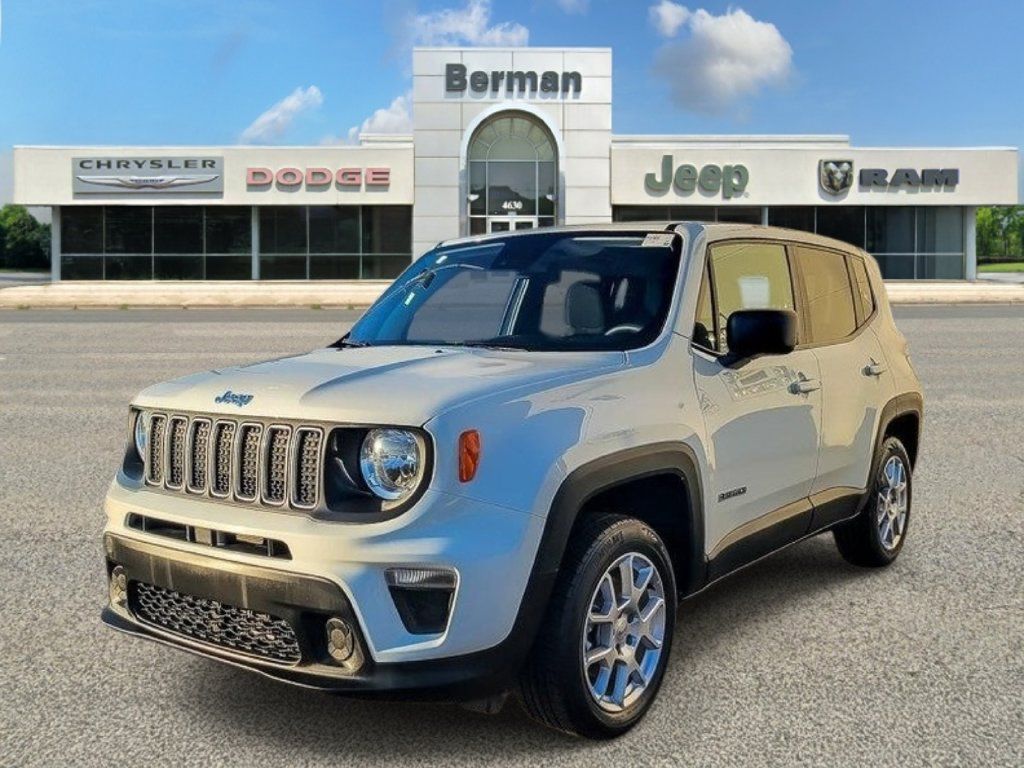 Used 2023 Jeep Renegade Latitude AWD/4WD image 8