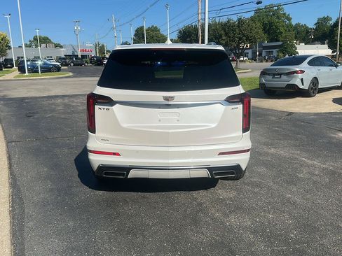 Used 2022 Cadillac XT6 Premium Luxury w/ Technology Package AWD/4WD image 4