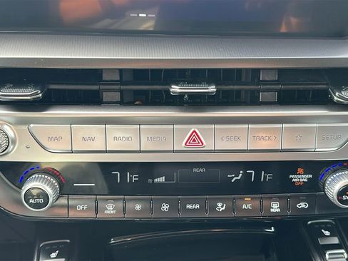 Used 2025 Kia Telluride S image 26