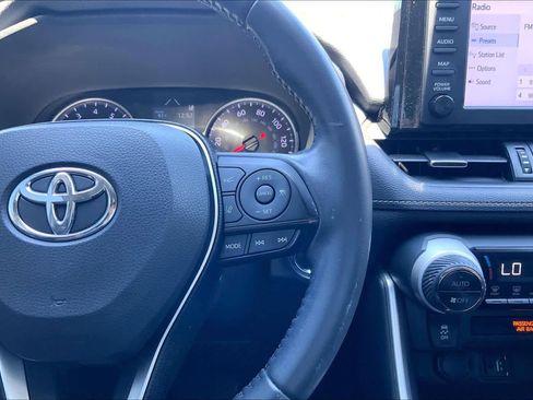 Used 2019 Toyota RAV4 XLE Premium FWD image 25