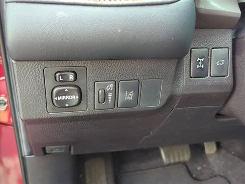 Used 2018 Toyota RAV4 SE w/ Power Extra Value Package AWD/4WD image 11