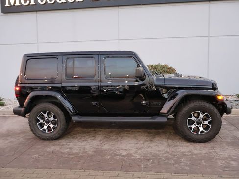 Used 2021 Jeep Wrangler Unlimited Sahara image 4