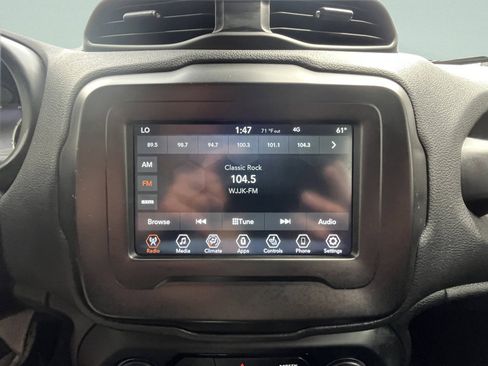 Used 2021 Jeep Renegade Latitude w/ Convenience Group AWD/4WD image 16