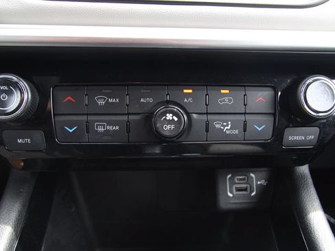 Used 2025 Jeep Compass Limited AWD/4WD image 27