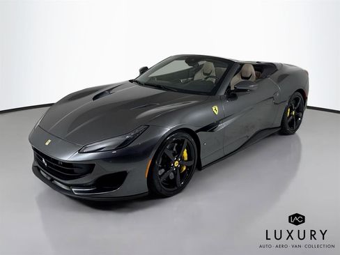 Used 2020 Ferrari Portofino image 3