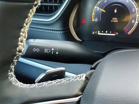 New 2025 Jeep Grand Cherokee L Altitude image 22