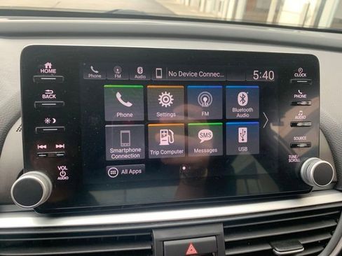 Used 2018 Honda Accord Sport image 13