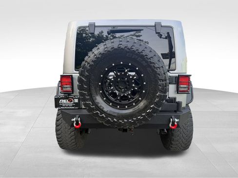 Used 2017 Jeep Wrangler Unlimited Rubicon AWD/4WD image 5