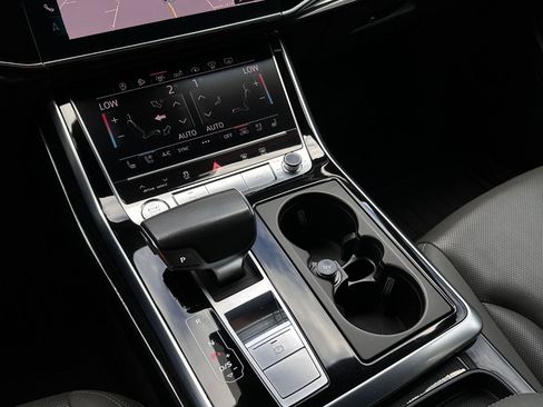 Used 2019 Audi Q8 Prestige w/ Adaptive Chassis Package AWD/4WD image 18