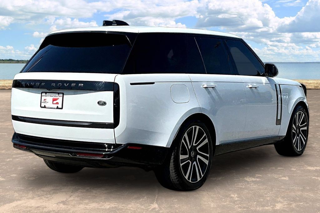 Used 2023 Land Rover Range Rover SE AWD/4WD image 4