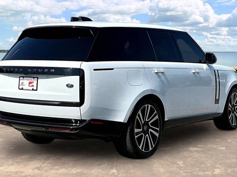 Used 2023 Land Rover Range Rover SE AWD/4WD image 4