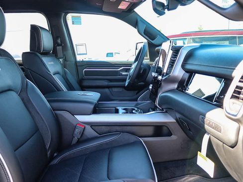 New 2026 RAM 1500 Laramie AWD/4WD image 18
