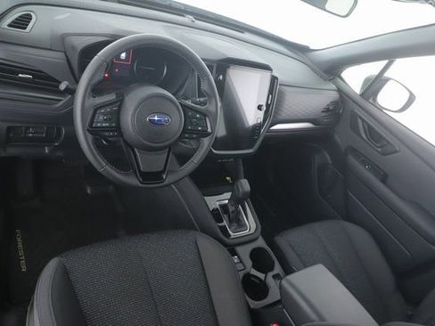 Used 2025 Subaru Forester Premium image 17