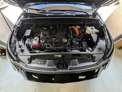 Used 2025 Toyota Highlander XLE AWD/4WD image 17