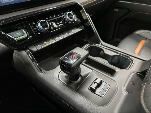 Certified 2023 GMC Sierra 1500 AT4 w/ AT4 Premium Package AWD/4WD image 33