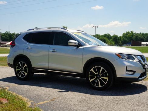Used 2019 Nissan Rogue SL FWD image 5