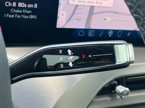 Used 2026 Cadillac Vistiq Luxury image 33